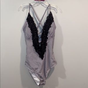 NWT CUPSHE full piece